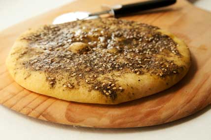pan libanes con zaatar pan libanes con zaatar