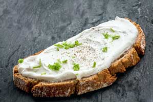 Tosta con crema de queso tosta crema queso