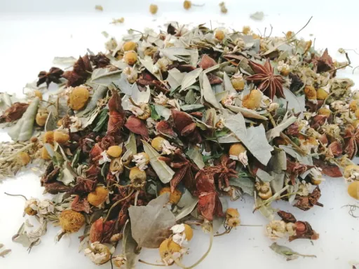 infusion digestiva, con anis estrellado, boldo, hinojo, manzanilla.webp